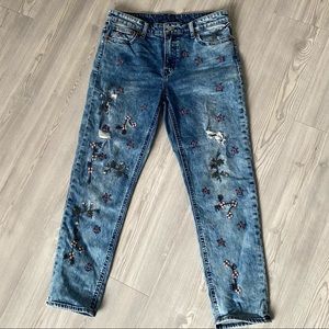 Lucky Brand Embroidered Boyfriend jeans